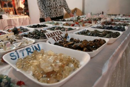 'Şifa kaynağı taşları kullanmayı bilmiyoruz'