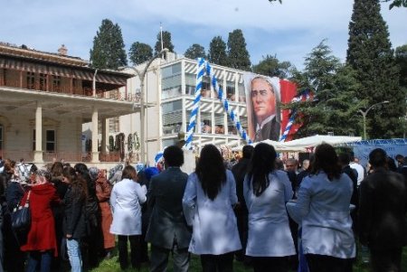 Şifa Üniversitesi, 23 Nisan da İzmirli çocuklara ücretsiz bakacak