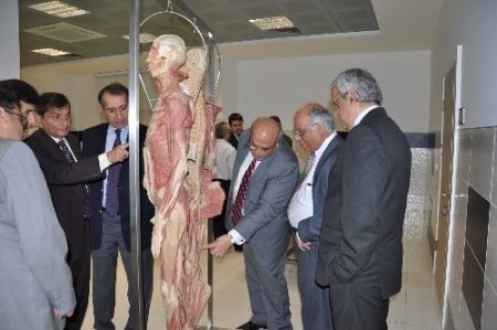 Şifa Üniversitesi'nden Pakistan'a eğitim desteği