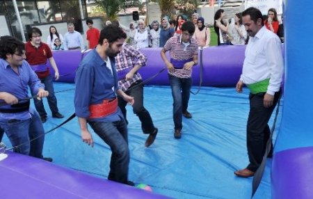 Şifa Üniversitesi'ne bahar geldi