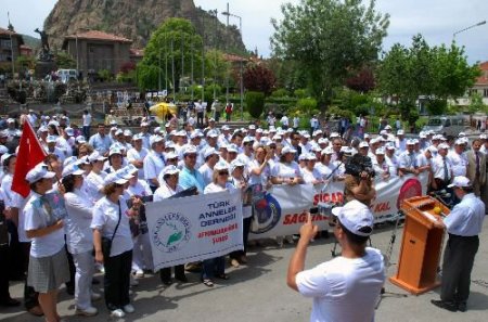 Sigara, Hamile Kadının Hem Kendisinde Hem De Bebeğinde Kalıcı Hasarlar Bırakıyor