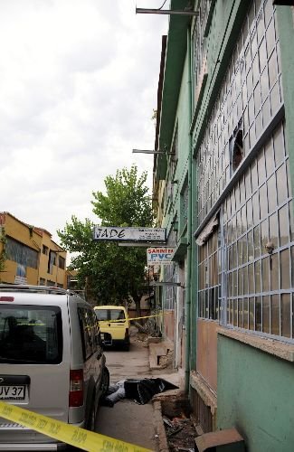 Sigara İçmek İçin Çıktığı Terastan Düşüp Öldü