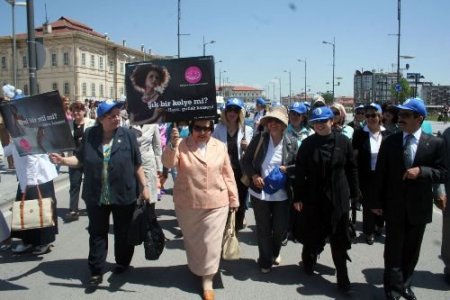 Sigarasız Bir Dünya İçin Yürüdüler