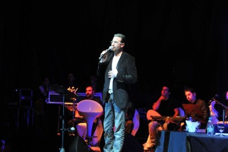 Şiir sevgisi salona sığmadı