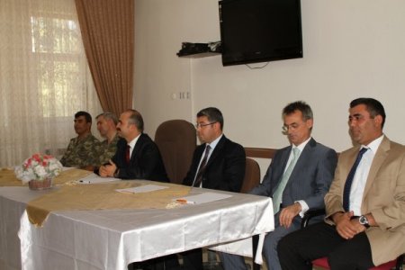 Siirt Valisi Aydın, Aralarında Husumet Bulunan Köylüleri Barıştırdı