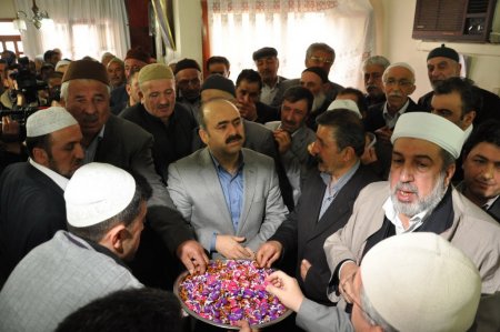 Siirt Valisi Aydın kan davalı aileleri barıştırdı