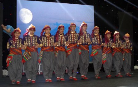 Siirt'e gelen Kuzey Irak Işık Koleji'nden gönül şenliği