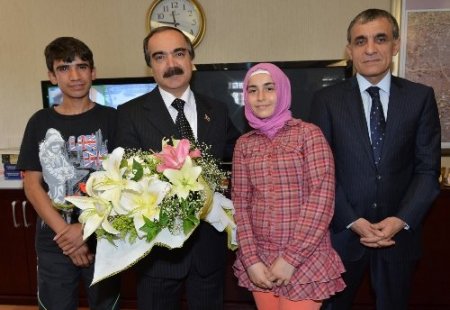 Siirtli öğrencilerden Vali Coş’a ziyaret