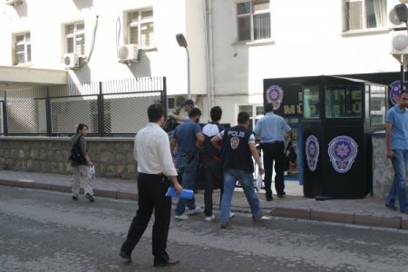 Siirt’te Bahisçilere Operasyon: 16 Kişi Gözaltında