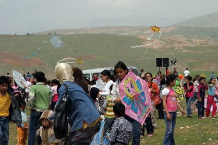 Siirt'te İlköğretim Öğrencilerine Uçurtma Şenliği