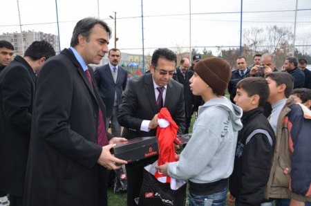 Siirt'te öğrencilerarası futbol turnuvası düzenlendi