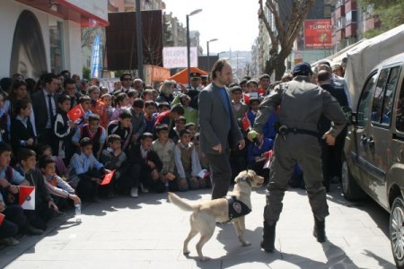 Siirt'te Polis Haftası Kutlanıyor