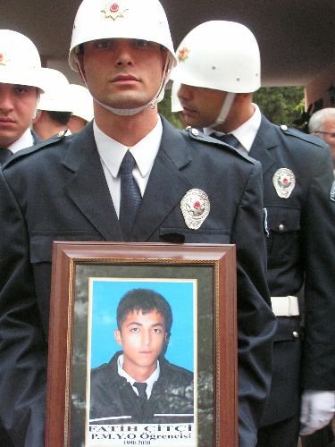 Silah Eğitimi Dersinde Vurulan Polis Okulu Öğrencisi Toprağa Verildi