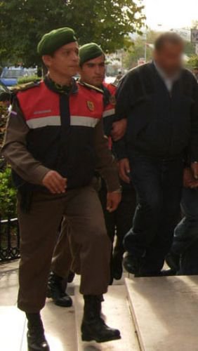 Silah Tehdidiyle Tecavüz Ettikleri Kadınları İple Başlamışlar