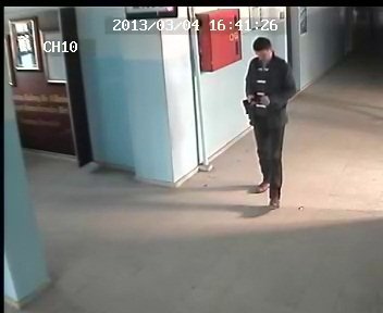 Silahla okul baskını güvenlik kamerasında