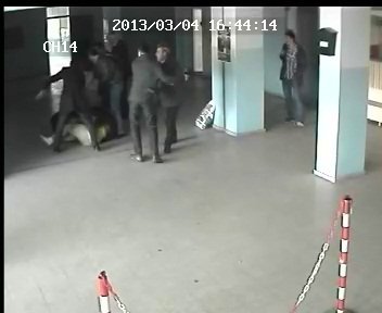 Silahla okul baskını güvenlik kamerasında