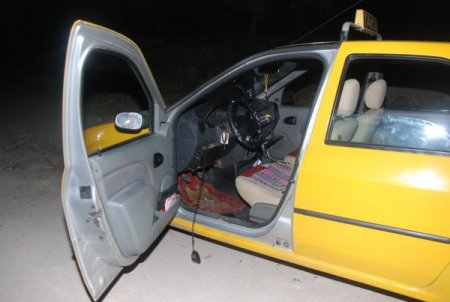 Silahlı 3 Kişi Taksi Sürücüsünü Gasp Etti İddiası