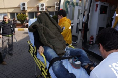 Silahlı kavgada yaralananlar hastaneye getirildi