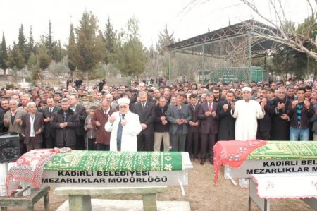 Silahlı Saldırıda Ölen Öğrenciler Toprağa Verildi