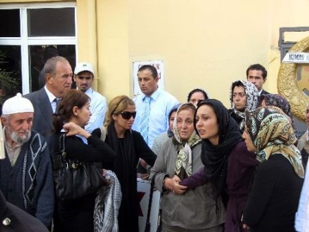 Silahlı Soygunda Hayatını Kaybeden Emekli Başkomiser Son Yolculuğuna Uğurlandı
