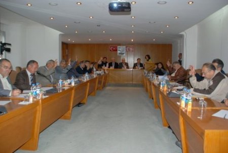 Silifke Belediye Meclisi encümen üyelerini seçti