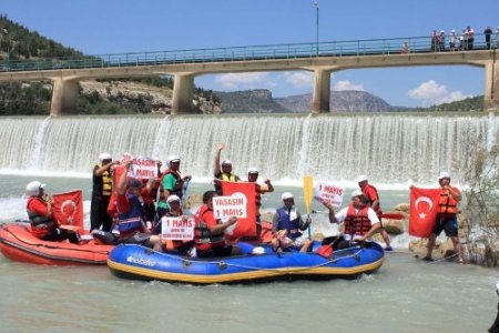 Silifke’de 1 Mayıs coşkusu raftingle yaşandı