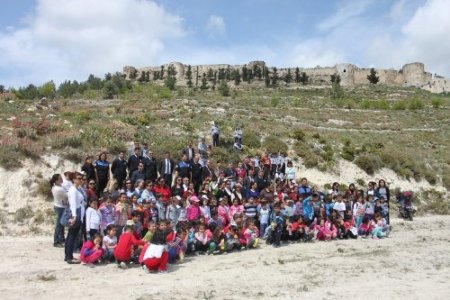 Silifke’de minik eller polis ormanını güçlendirdi
