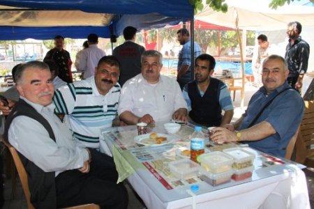 Silifke'de öğrenciler yararına açılan kermese yoğun ilgi