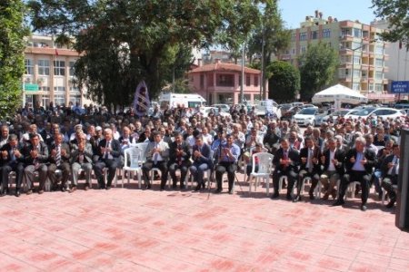 Silifke'de öğrenciler yararına açılan kermese yoğun ilgi