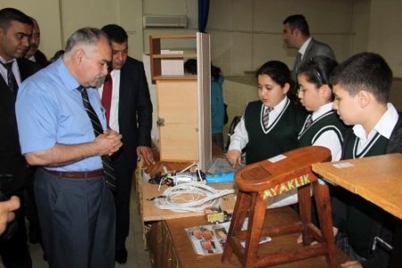 Silifke’de 'Şimdi Düşünme Zamanı' isimli sergi açıldı