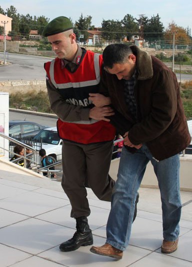 Silifke'deki 'Çilek' operasyonunda 12 kişi tutuklandı