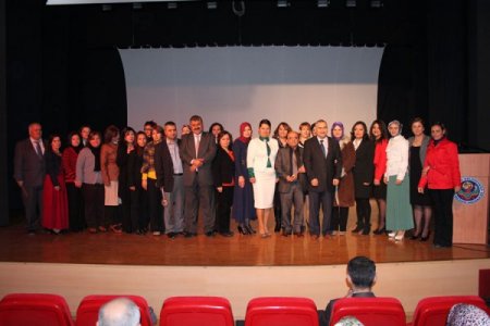 Silifkeli kadınlar 400 farklı desende tahta kaşık üretiyor