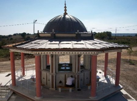 Silivri'de Ramazan Ayında Şadırvanın Kurşunlarını Çaldılar