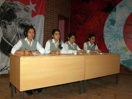 Silopi Kız Teknik Lisesi'nden 'çocuk Eğitimi' Konulu Münazara