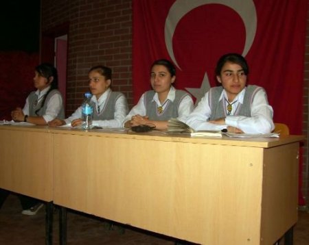 Silopi Kız Teknik Lisesi'nden 'çocuk Eğitimi' Konulu Münazara