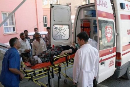 Silopi Müftüsü Aktaş Ve Ailesi Trafik Kazasında Yaralandı