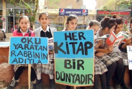 Silopili öğrencilerden 'TV’yi Kapat Kitap Aç' kampanyası