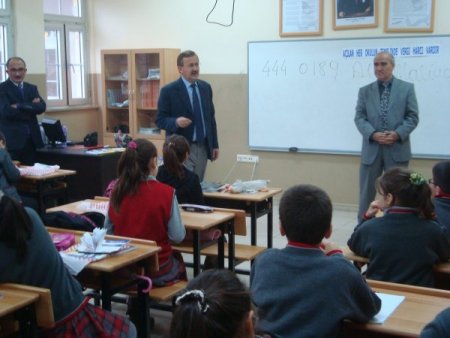 Simav'daki ilkokullarda 'Vergi' seminerleri veriliyor