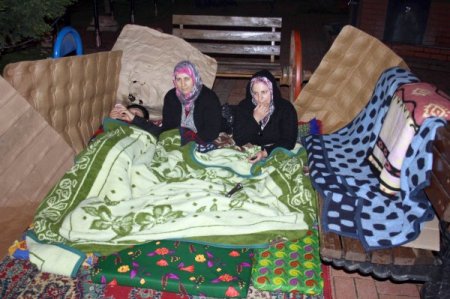 Simavlılar Dün Geceyi De Sokaklarda Geçirdi