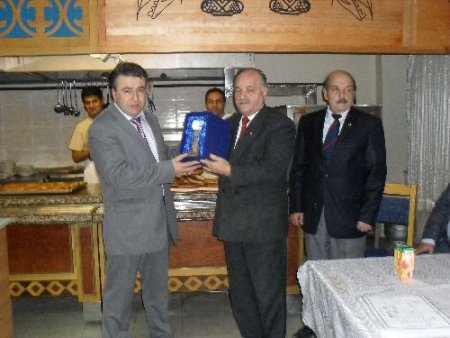 Simitçiler Kursa Katılıp Sertifika Altı