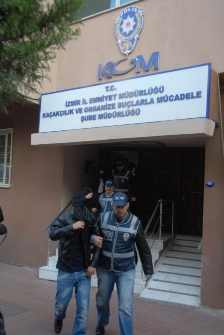 Sınav çetesi, tehdit edilen jokerin ihbarıyla çökertildi