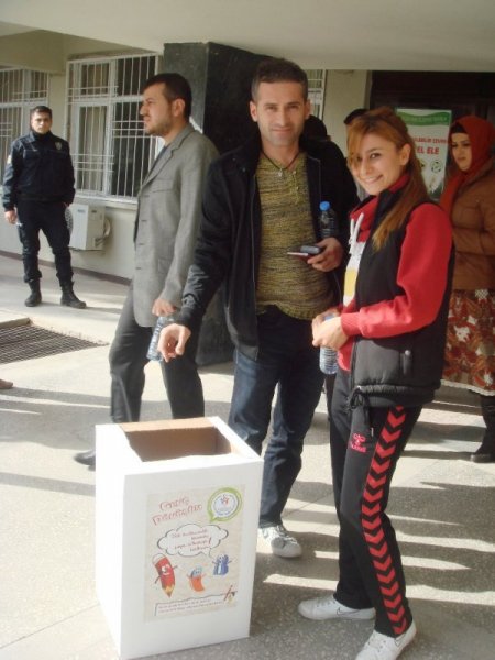 Sınavlarda dağıtılan ücretsiz kalemler, ihtiyaç sahiplerini sevindirecek