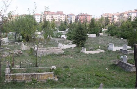 Sincan Belediyesi, Kara Şükrü Mezarlığı'nı yeniledi