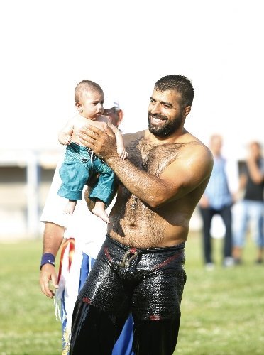 Sincan Yağlı Güreşleri'nin başpehlivanı Ünal Karaman oldu