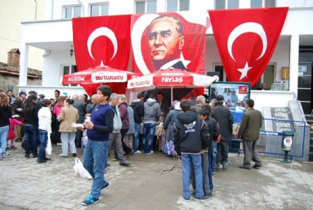 Sındırgı Belediyesi Atatürk ve silah arkadaşları için Mevlid okuttu