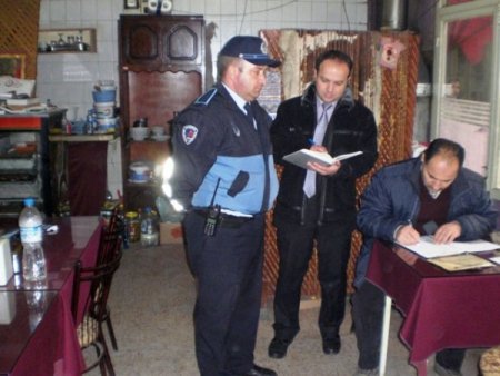 Sındırgı'da Esnafları Komisyon Denetliyor
