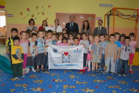 Sındırgı'da üç okula daha Beyaz Bayrak verildi