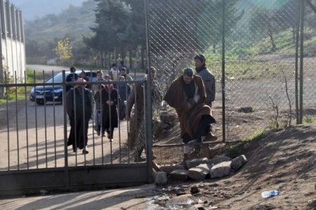 Sınır kapısındaki lojman yolu, Suriyeliler için umudun yolu oldu