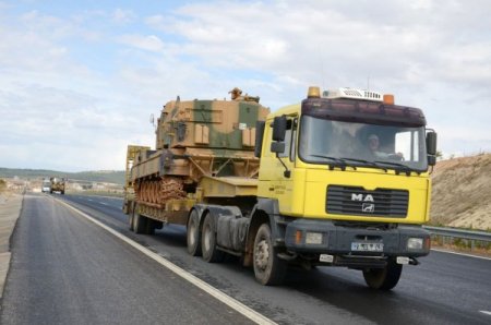 Sınıra askeri sevkiyat devam ediyor