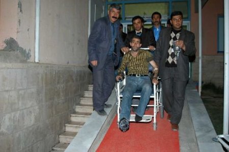 Sınırdan Kaçak Geçerken Yaralandı